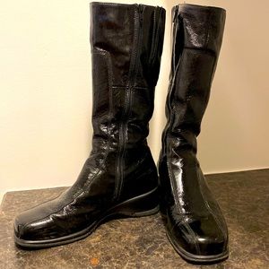 La Canadienne Patent Leather Rain Boots